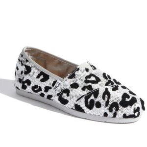 Limited Edition TOMS Women's Black and White Patterned Sequin Loafers 7.5
